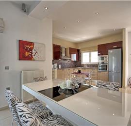 3 bedroom seaside villa with pool, Acharavi, sleeps 5